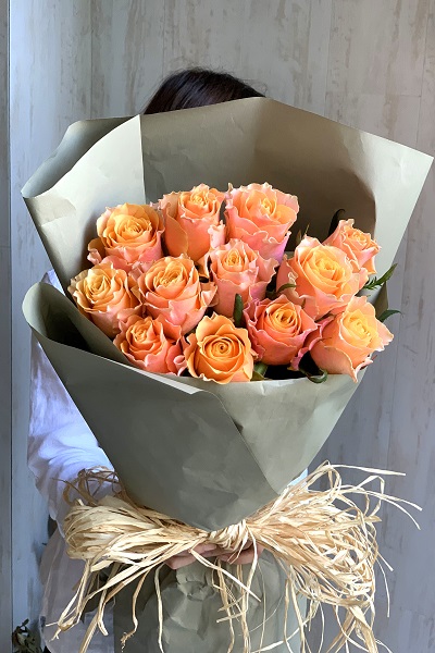 情熱 や 絆 を花言葉に持つ オレンジのバラの花束 12本前後 6 800円 胡蝶蘭 高級スタンド花 プレミアガーデン