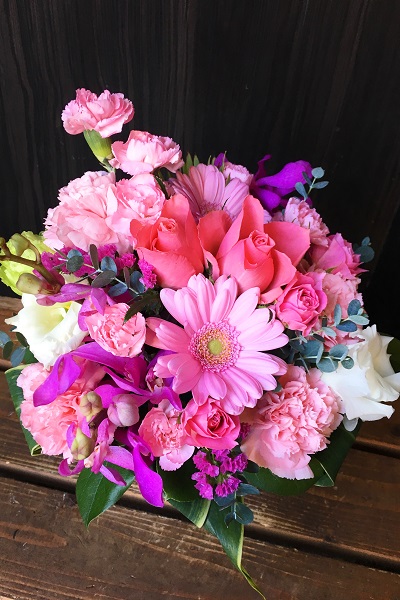 ピンク系のお花で女性への贈り物にもオススメの豪華アレンジメントフラワー 3 500円 胡蝶蘭 高級スタンド花 プレミアガーデン