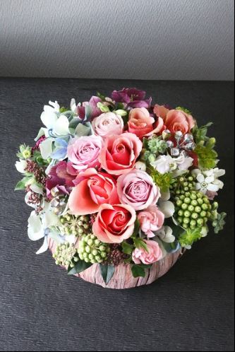 お見舞いに贈るお花を通販で 贈るときのマナーや人気商品を紹介 胡蝶蘭 スタンド花のプレミアガーデン