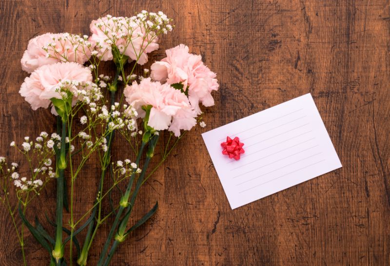 カスミソウの花言葉は色によって違う 種類やプレゼントのポイントもご紹介 胡蝶蘭 スタンド花のプレミアガーデン