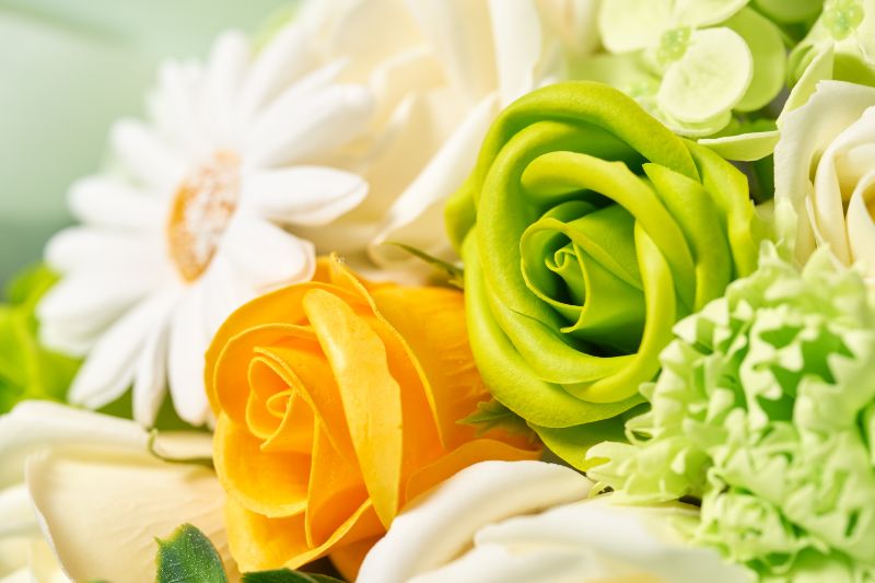 ナチュラルでおしゃれな印象を与える花束のギフト！緑の花のブーケを贈ろう | 胡蝶蘭・スタンド花のプレミアガーデン