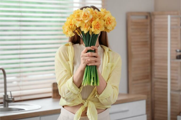 いい香りや匂いがする花の理由とは？もたらす効果なども紹介 | 胡蝶蘭・スタンド花のプレミアガーデン
