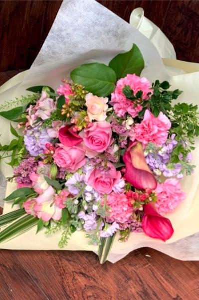 7,000円台で買える花束10選 最適なシーンや選び方 マナーを解説 胡蝶蘭・スタンド花の