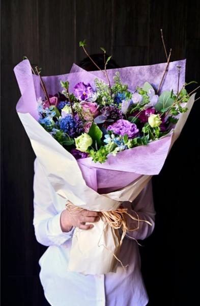 Ilovekraamzorg nl 7000円 花束 大きさ 7,000円台で買える花束10選 最適なシーンや選び方 マナーを解説 胡蝶蘭・スタンド花の
