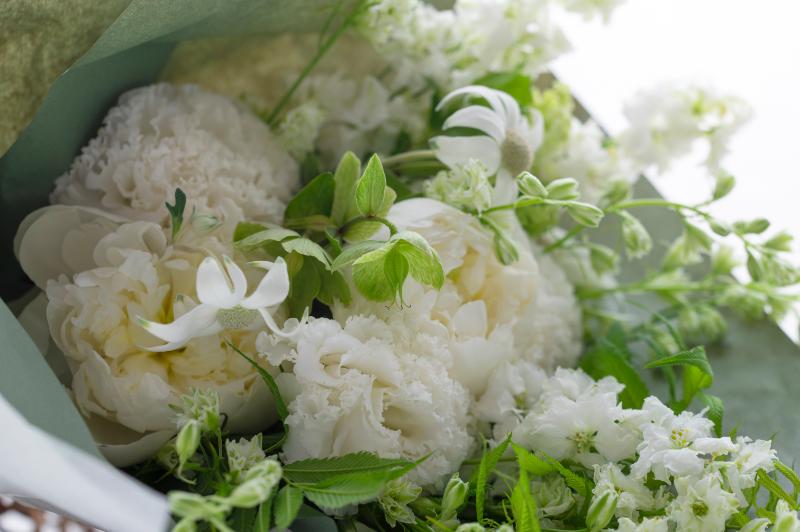 お盆に供える定番の花の種類