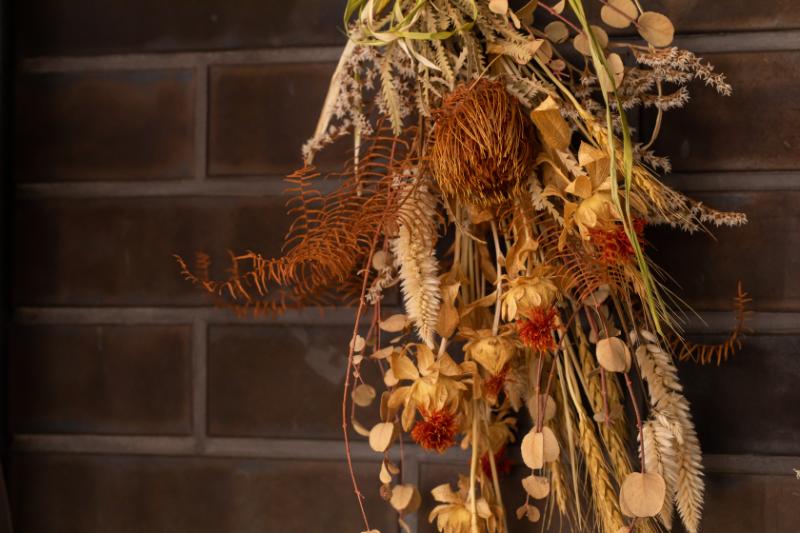 秋の贈り物のスワッグにおすすめの花材