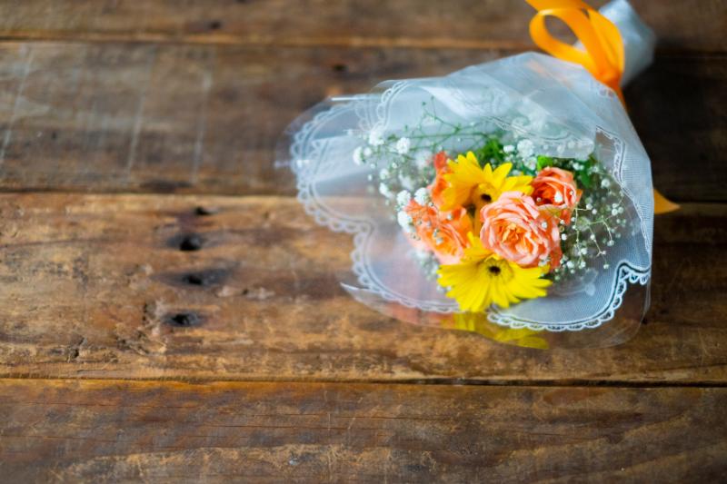 花束 暖色系 イメージ