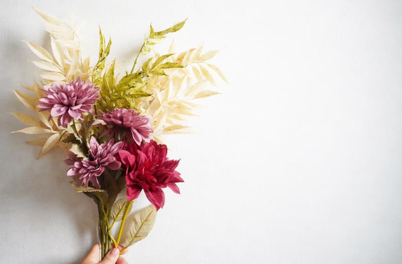 冬のインテリアに合うドライフラワーの選び方